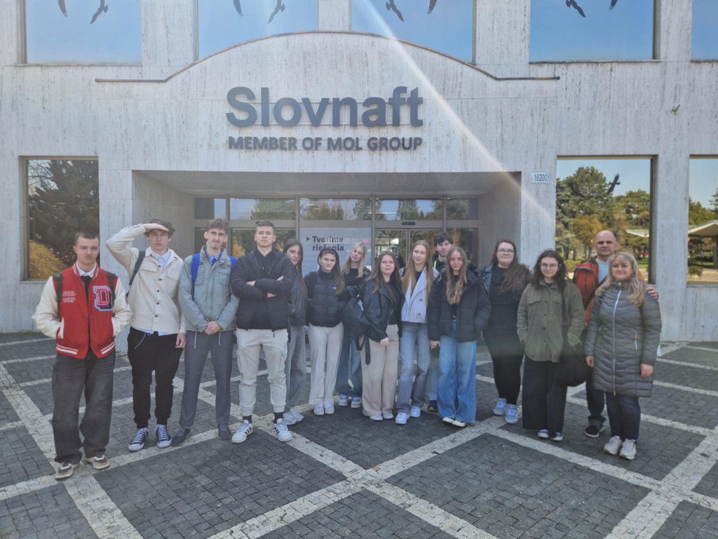 Messenger_creation_333CEC70-7929-4BAE-AAEA-AB0BF93656F8 (1)